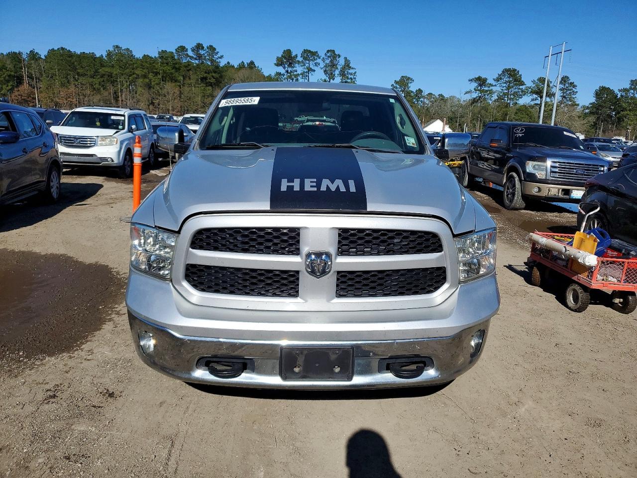 2016 RAM 1500 SLT photo 5