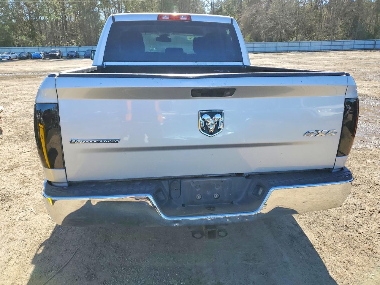 2016 RAM 1500 SLT photo 6