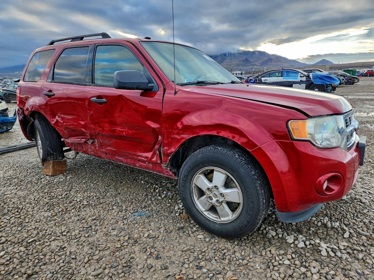 2011 FORD ESCAPE XLT photo 4