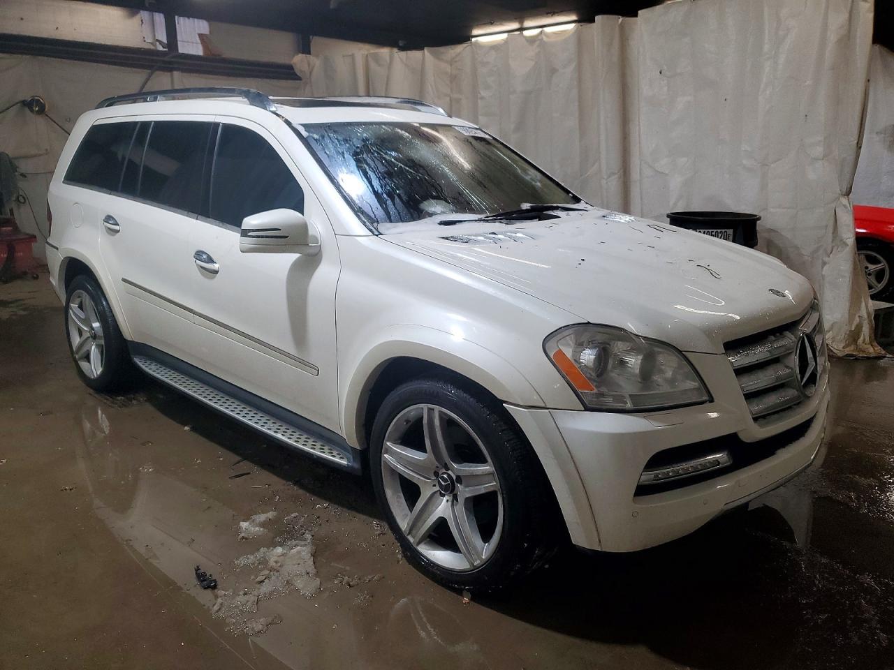 2011 MERCEDES-BENZ GL 550 4MATIC photo 4