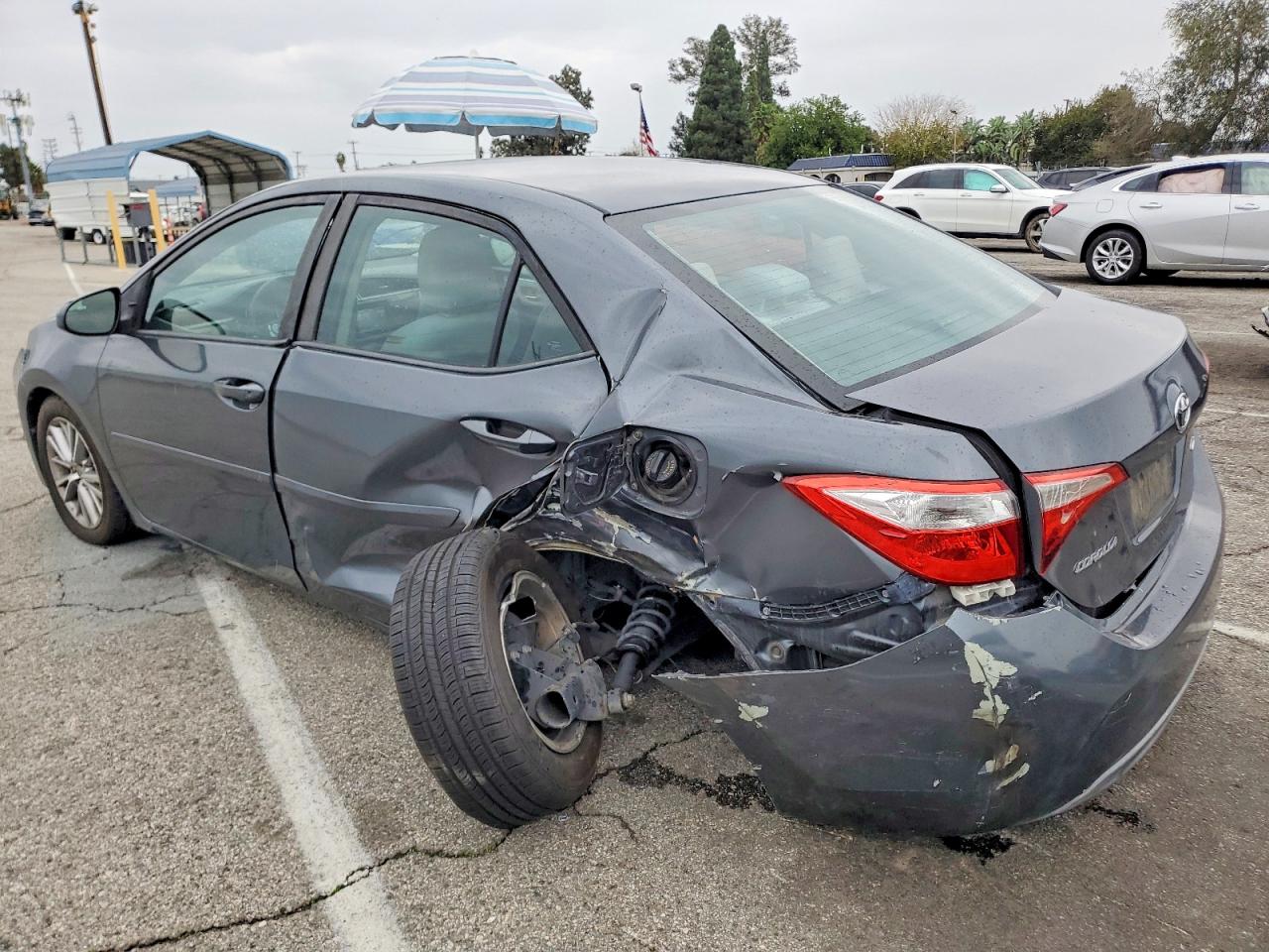 2014 TOYOTA COROLLA L photo 2