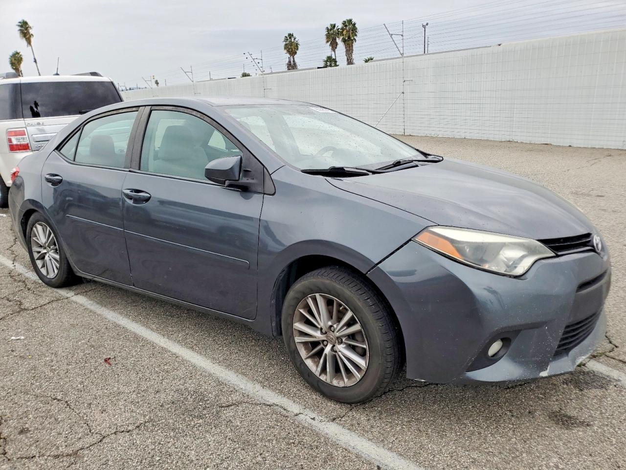 2014 TOYOTA COROLLA L photo 4