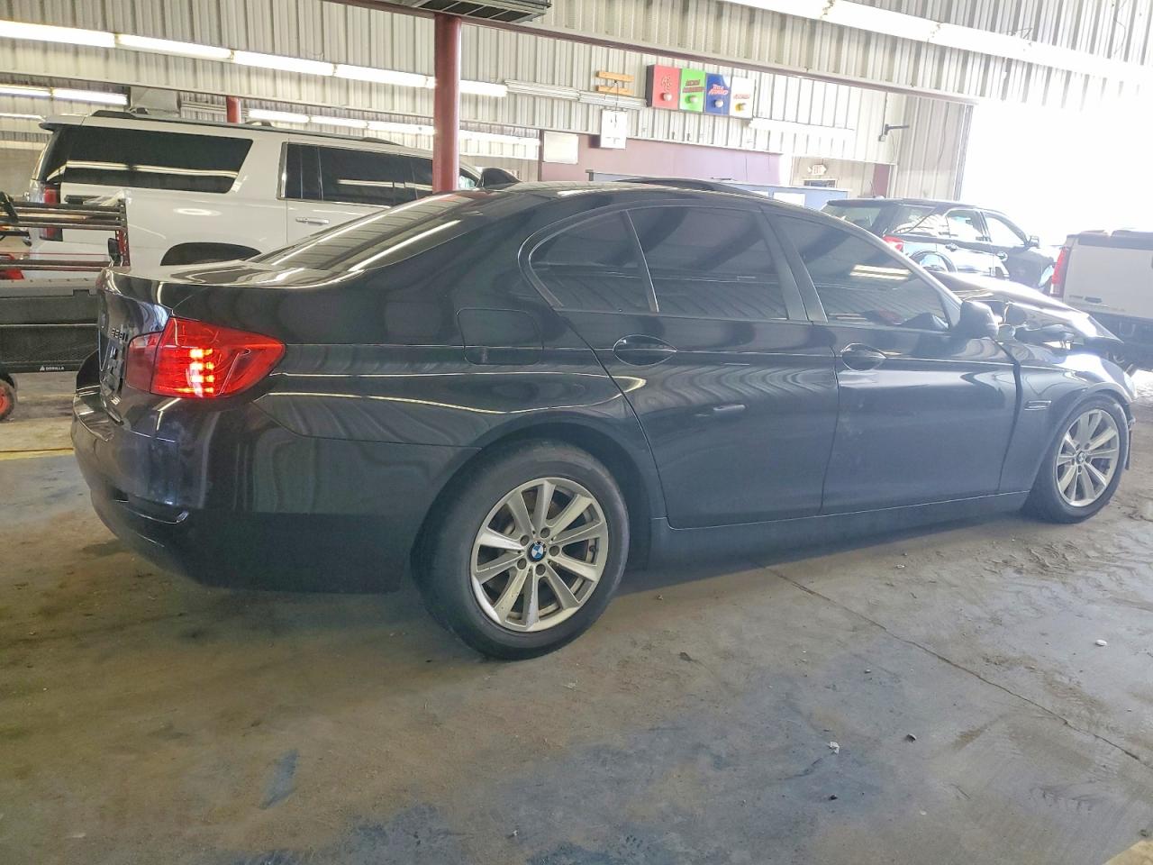 2014 BMW 528 XI photo 3