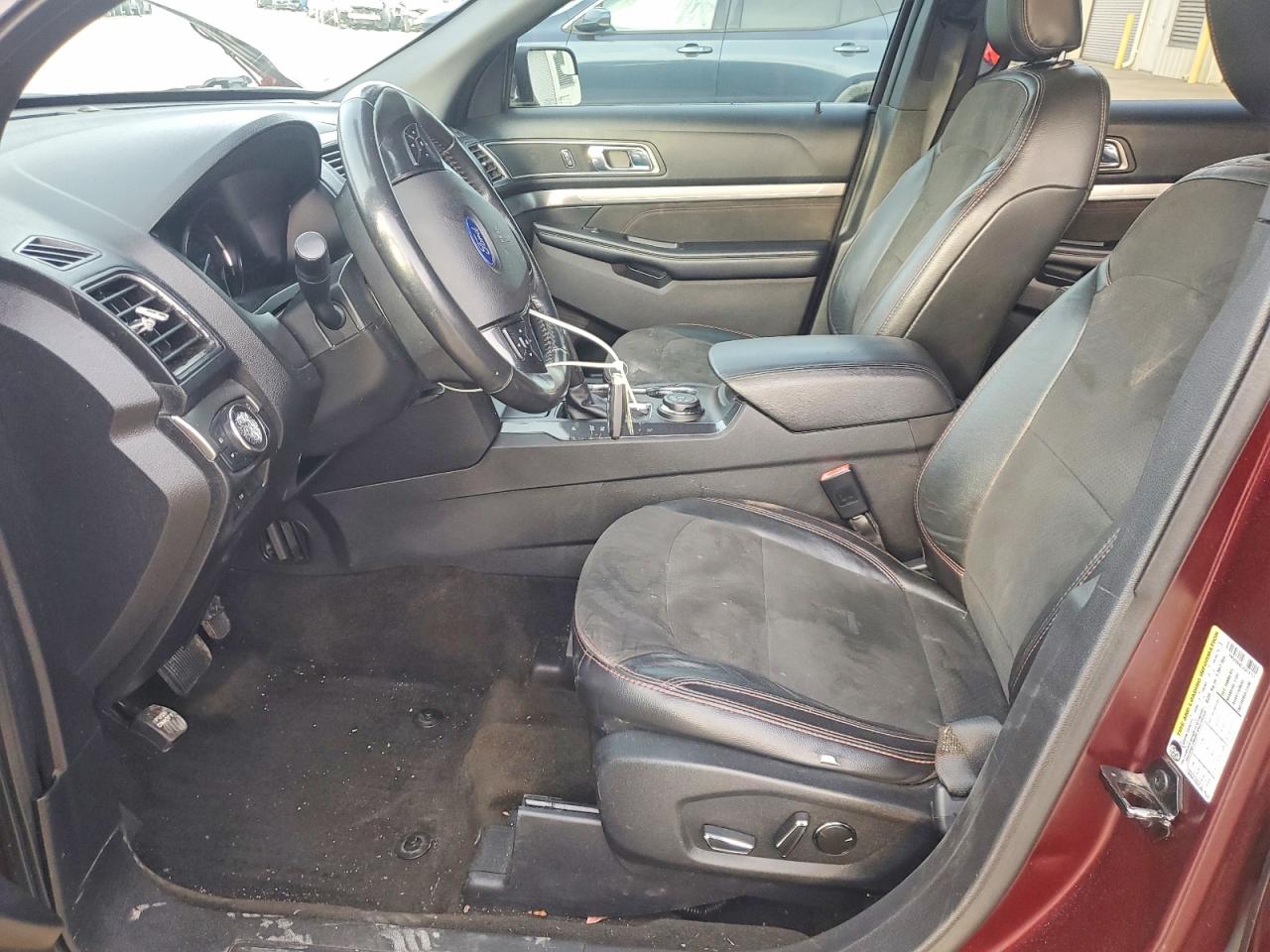 2018 FORD EXPLORER XLT photo 7