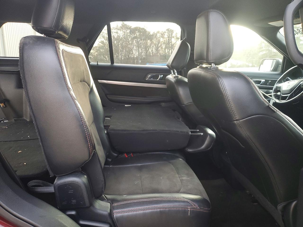 2018 FORD EXPLORER XLT photo 11