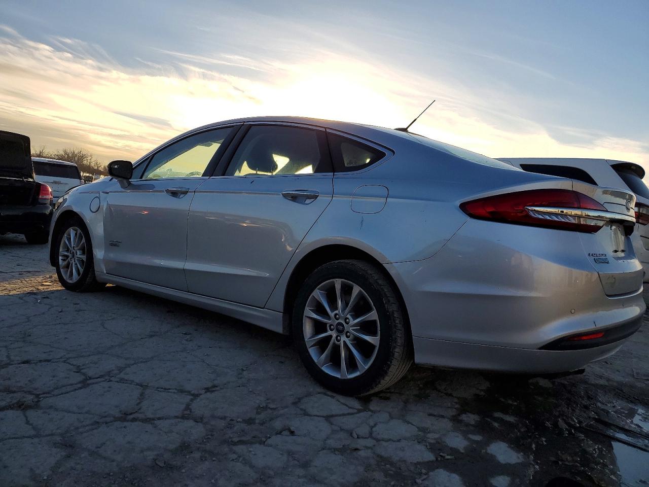 2017 FORD FUSION SE PHEV photo 2