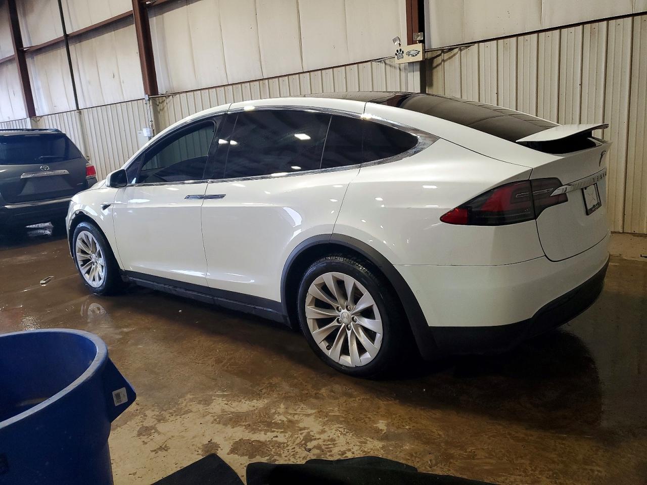 2018 TESLA MODEL X photo 2