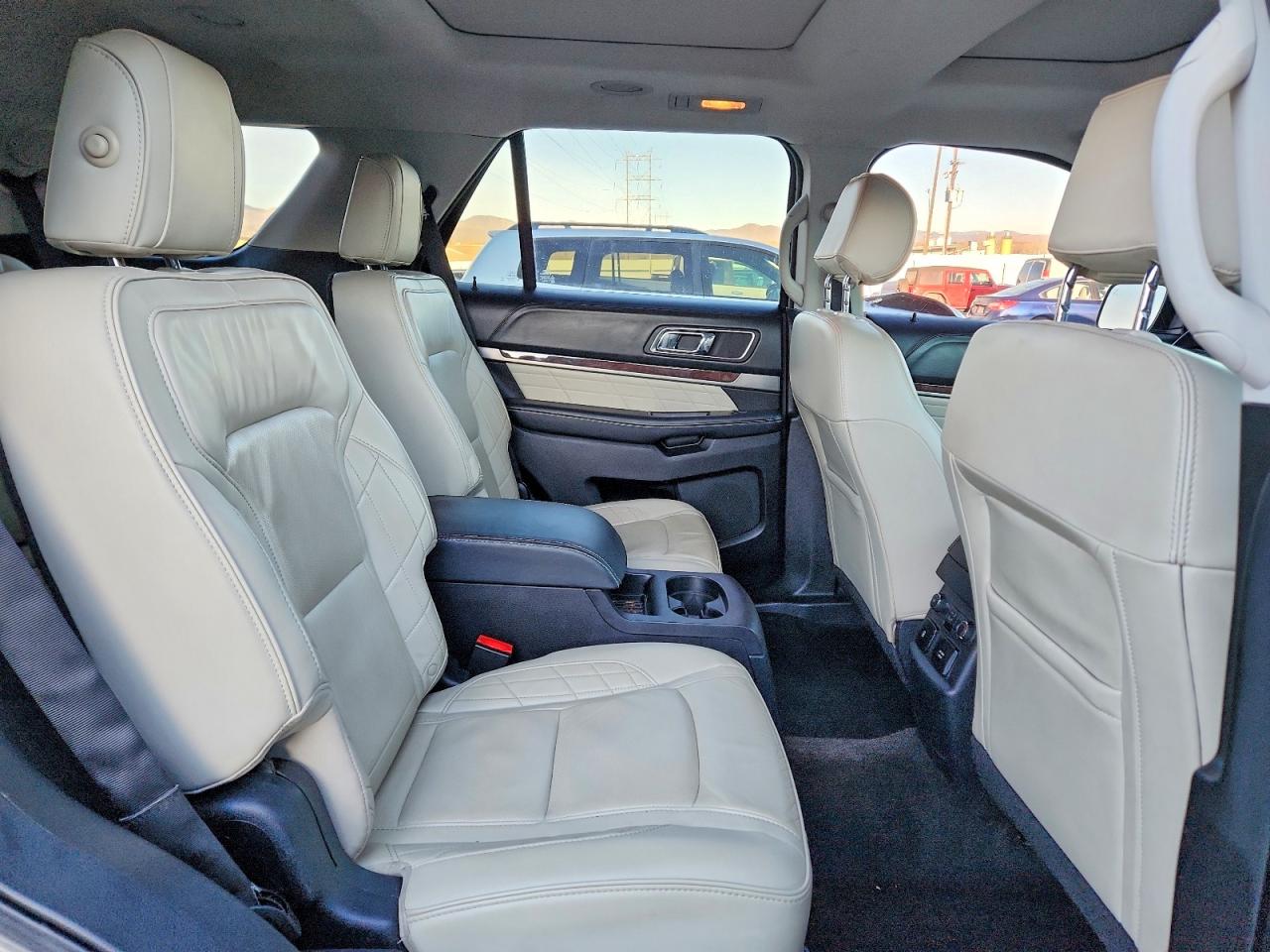 2016 FORD EXPLORER PLATINUM photo 11