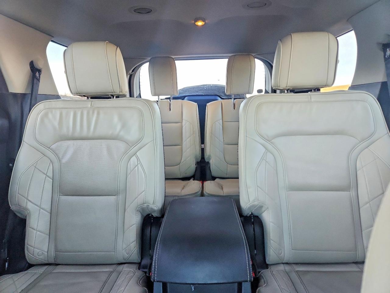 2016 FORD EXPLORER PLATINUM photo 10
