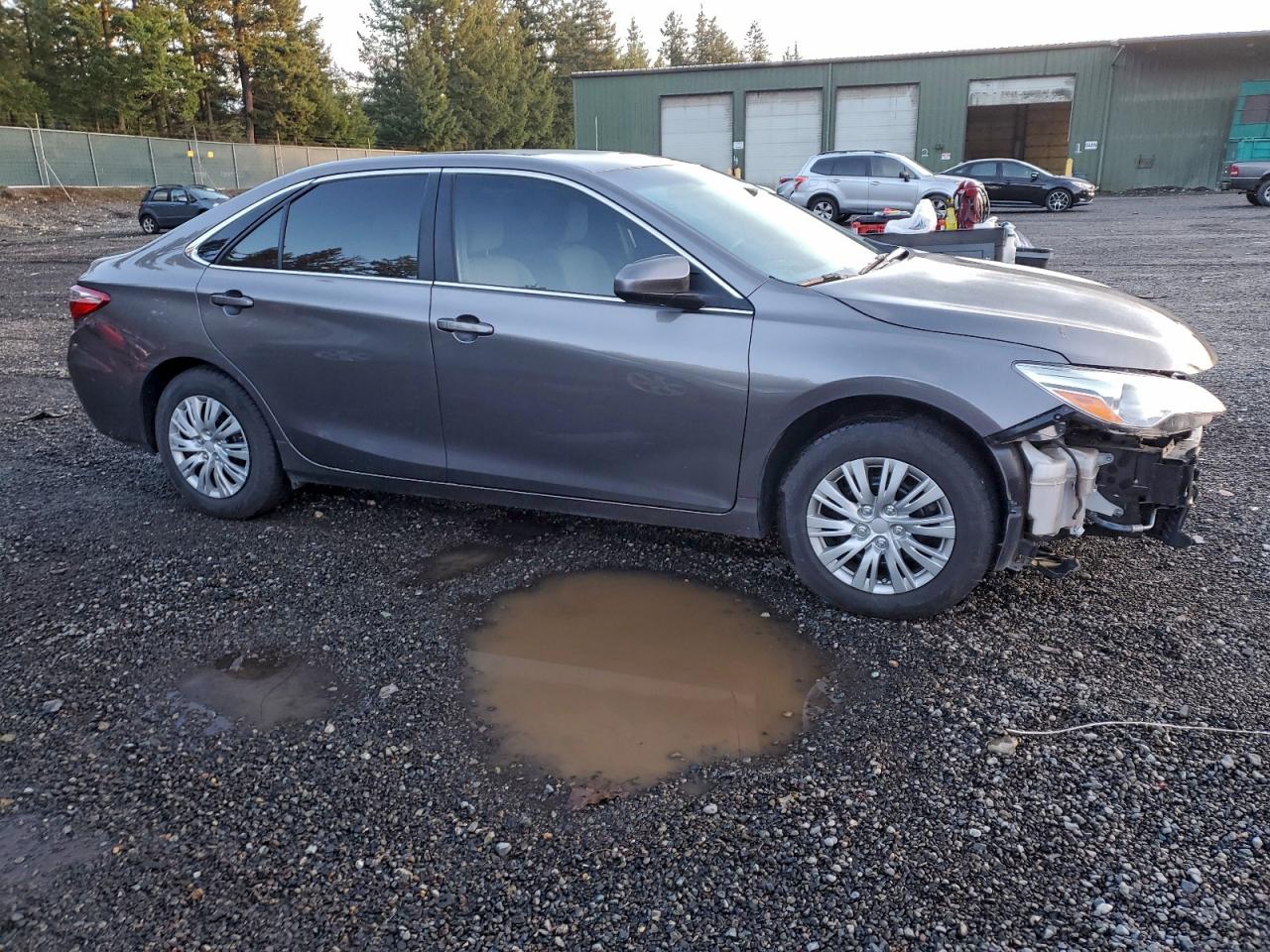 2017 TOYOTA CAMRY LE photo 4
