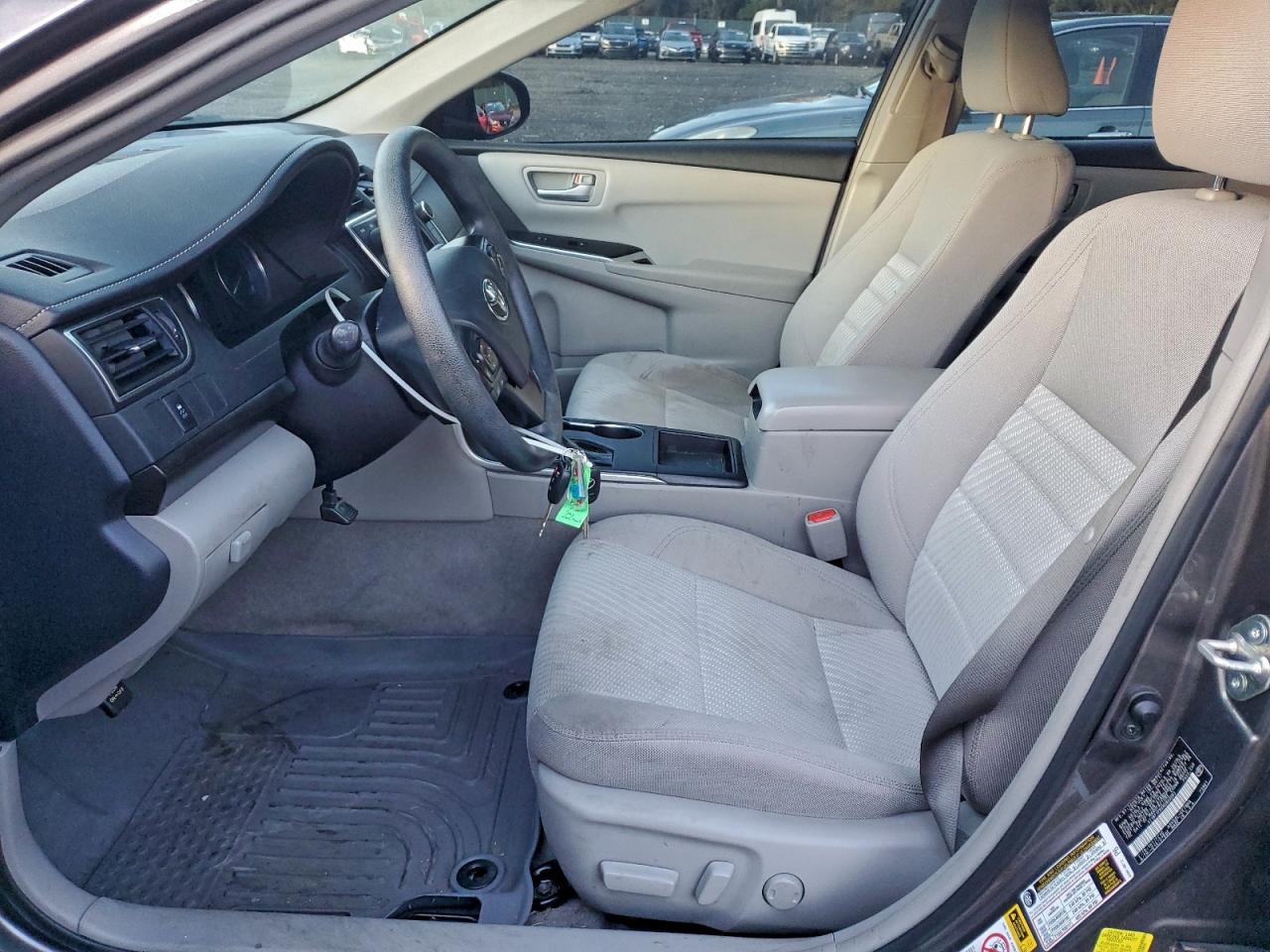 2017 TOYOTA CAMRY LE photo 7