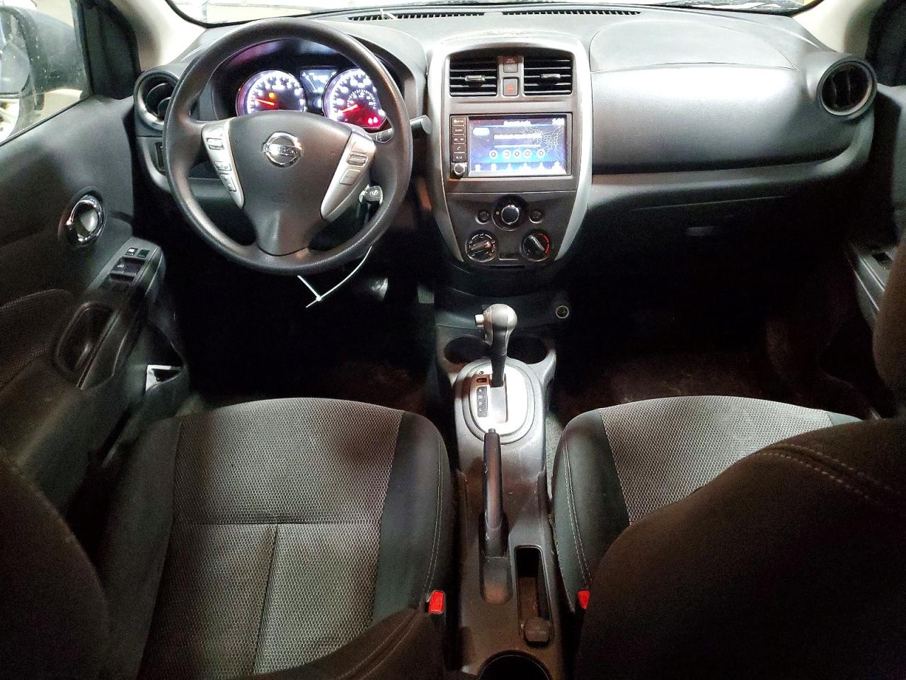 2019 NISSAN VERSA S photo 8