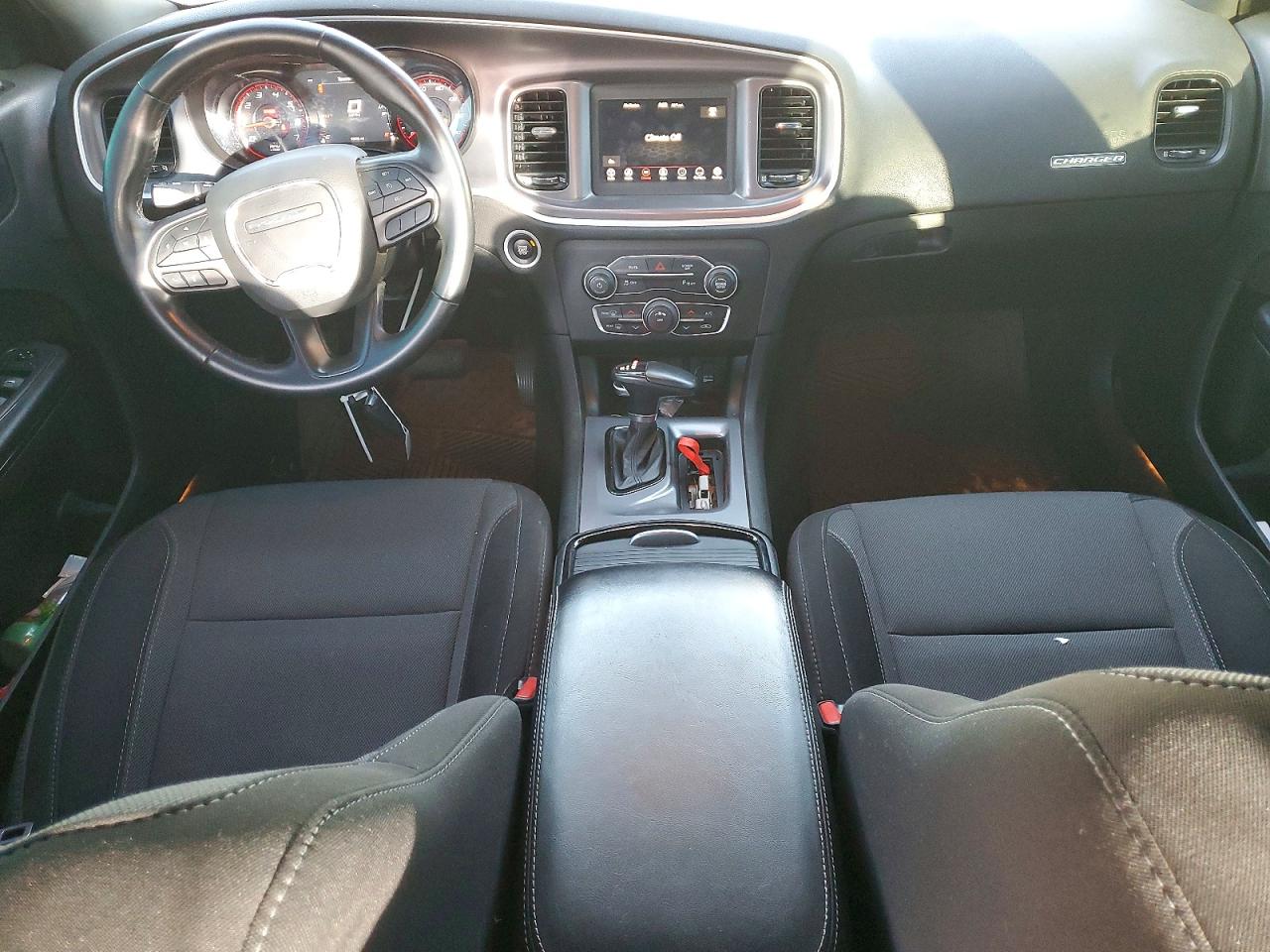 2020 DODGE CHARGER SXT photo 8