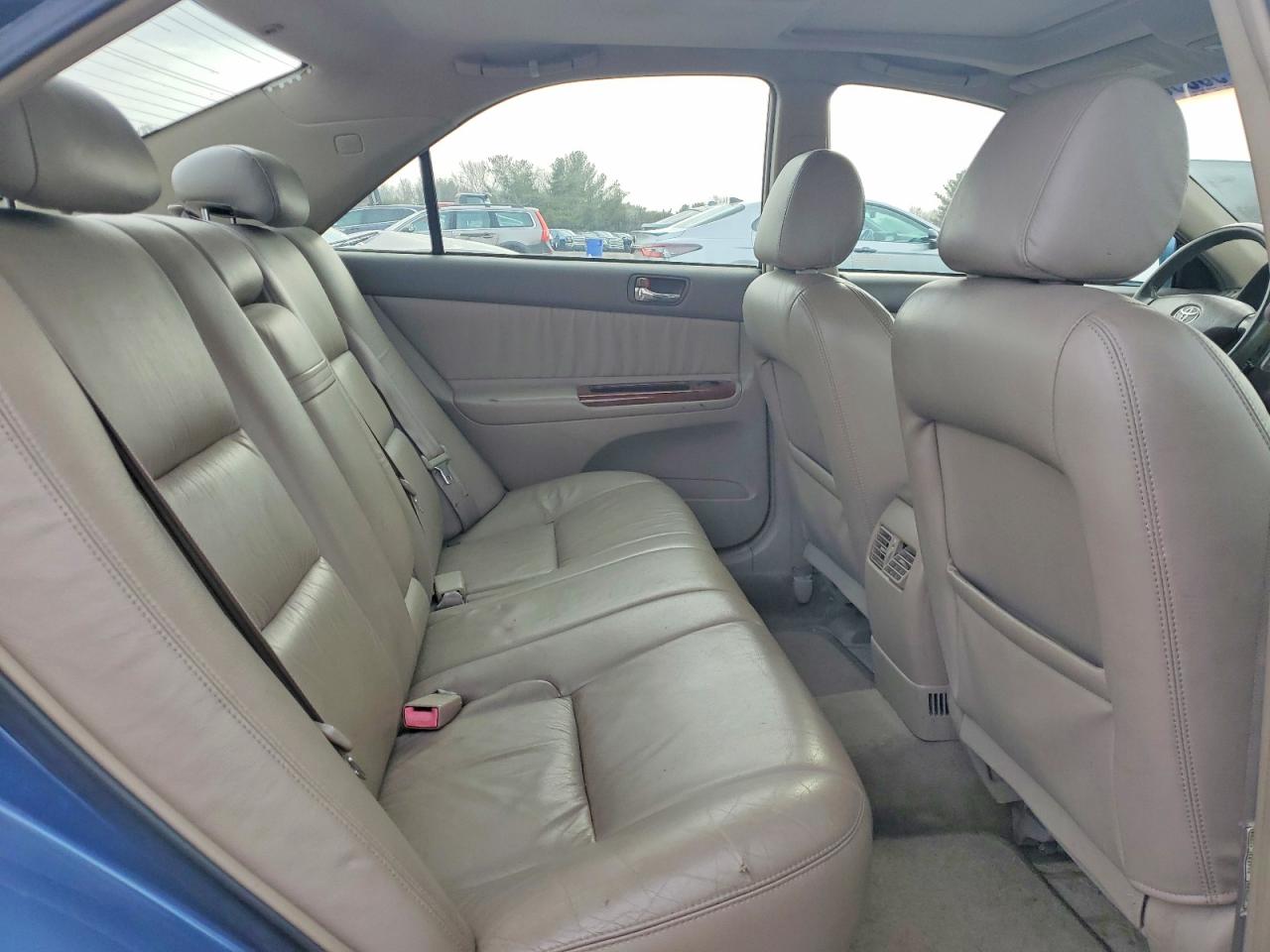 2002 TOYOTA CAMRY LE photo 19
