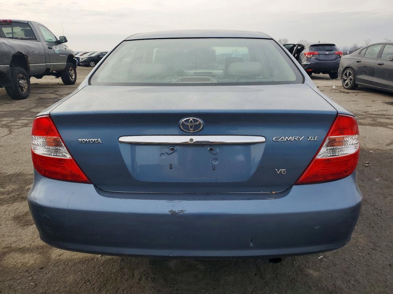 2002 TOYOTA CAMRY LE photo 11