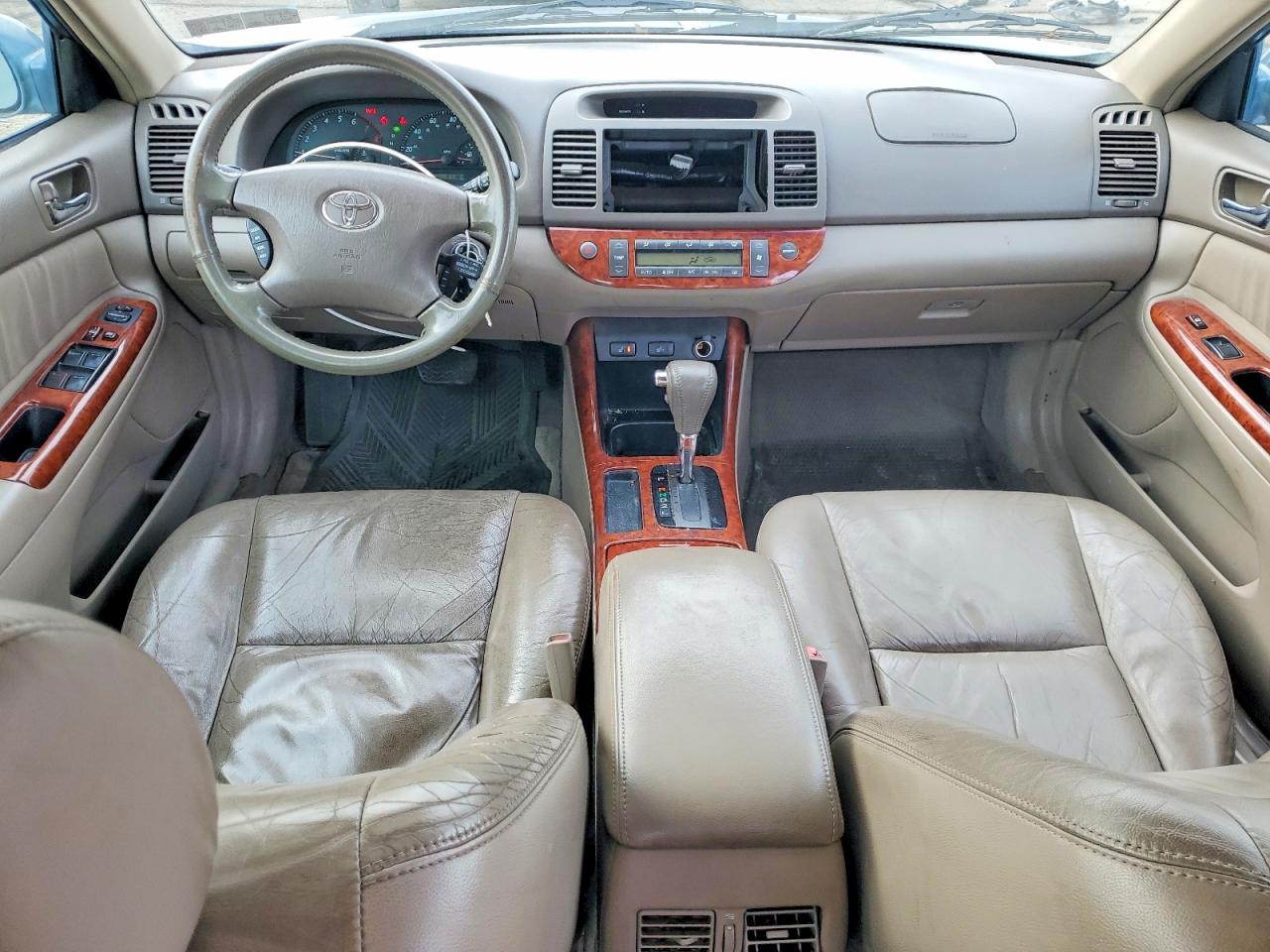 2002 TOYOTA CAMRY LE photo 15