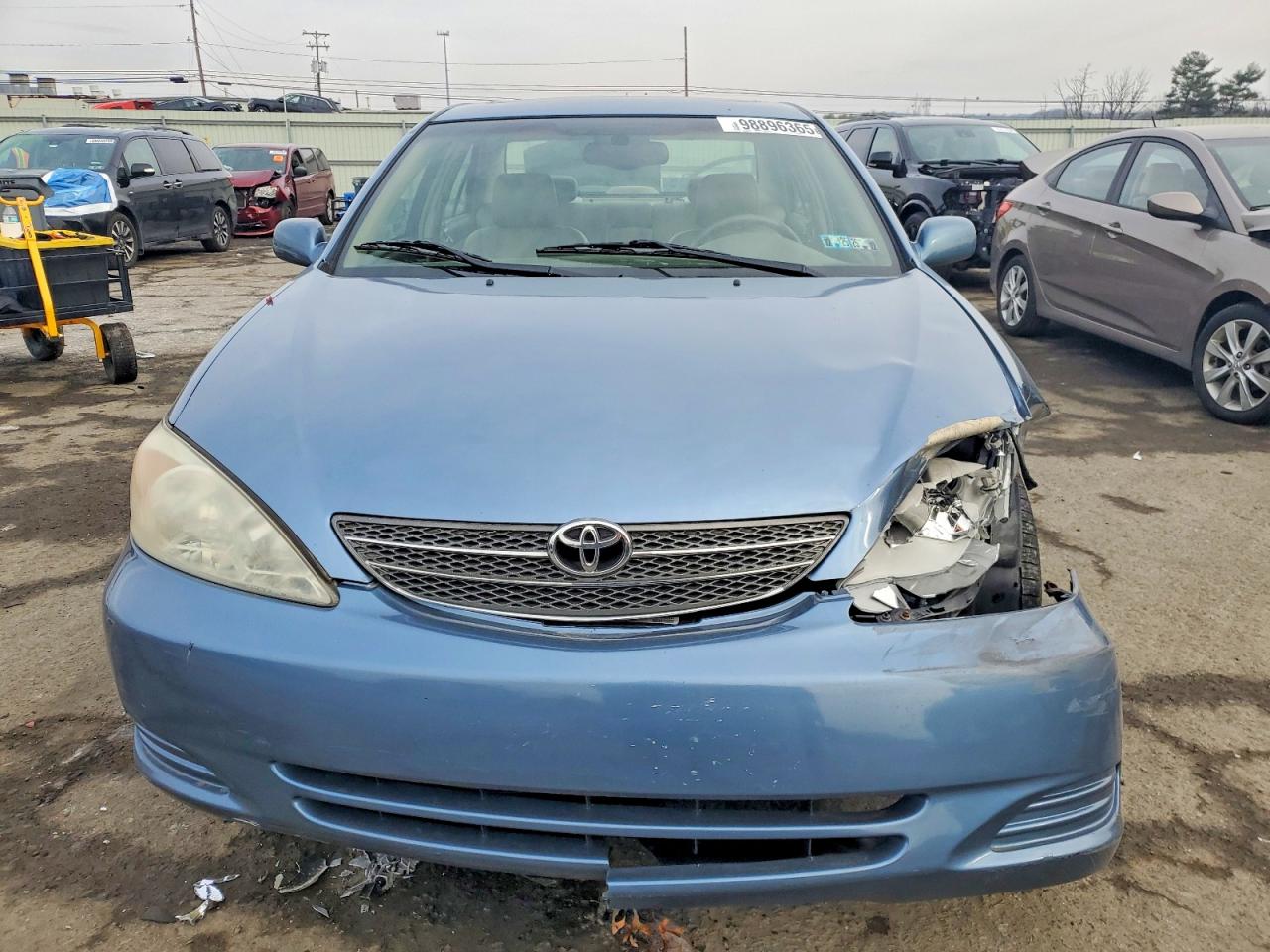 2002 TOYOTA CAMRY LE photo 9