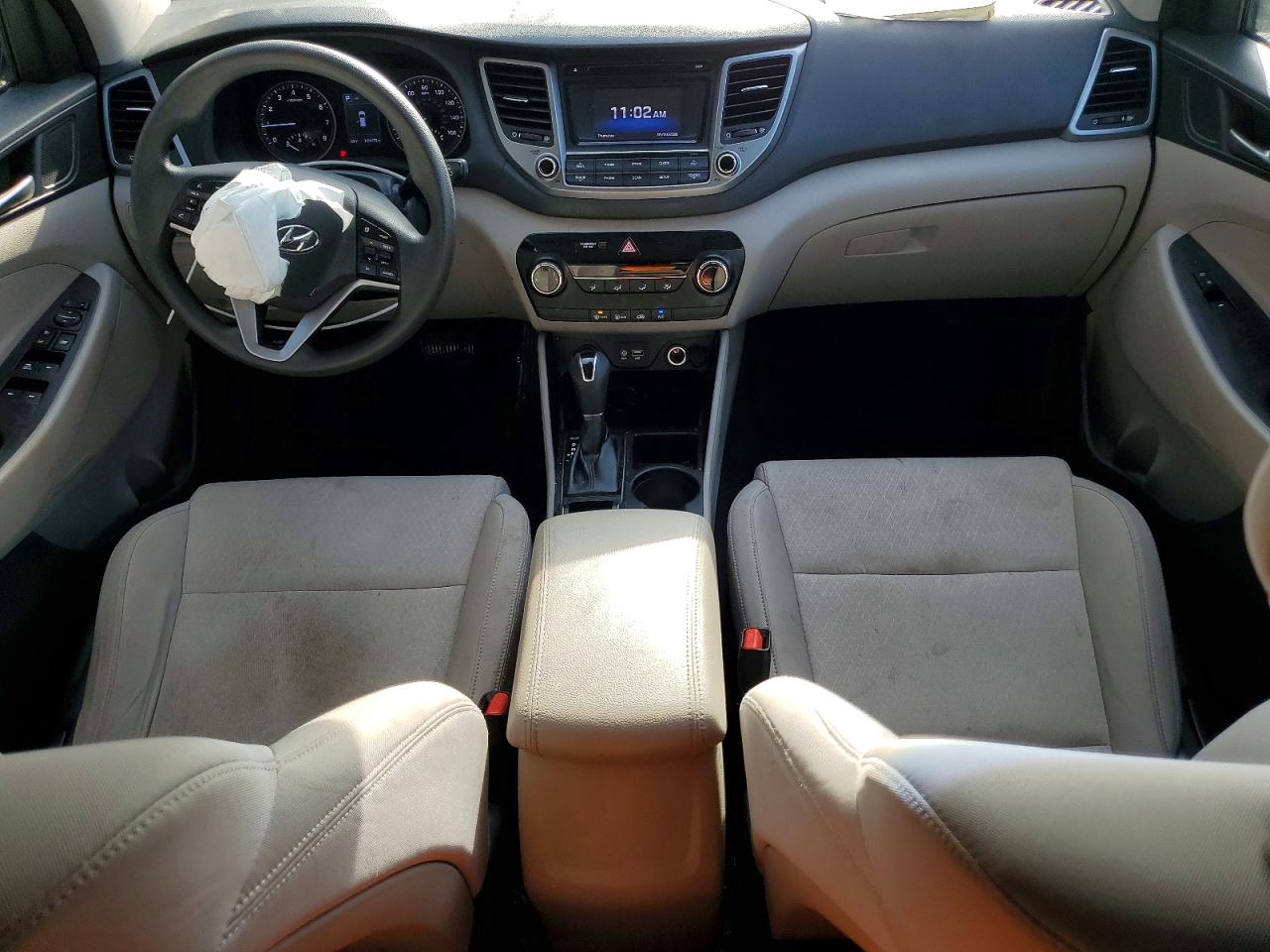 2017 HYUNDAI TUCSON SE photo 15