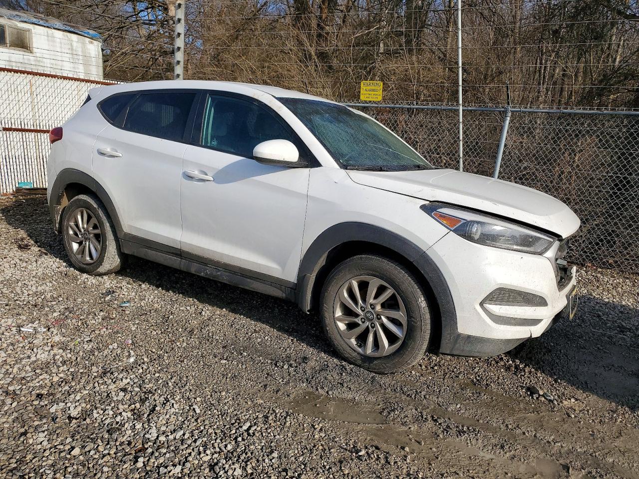 2017 HYUNDAI TUCSON SE photo 7