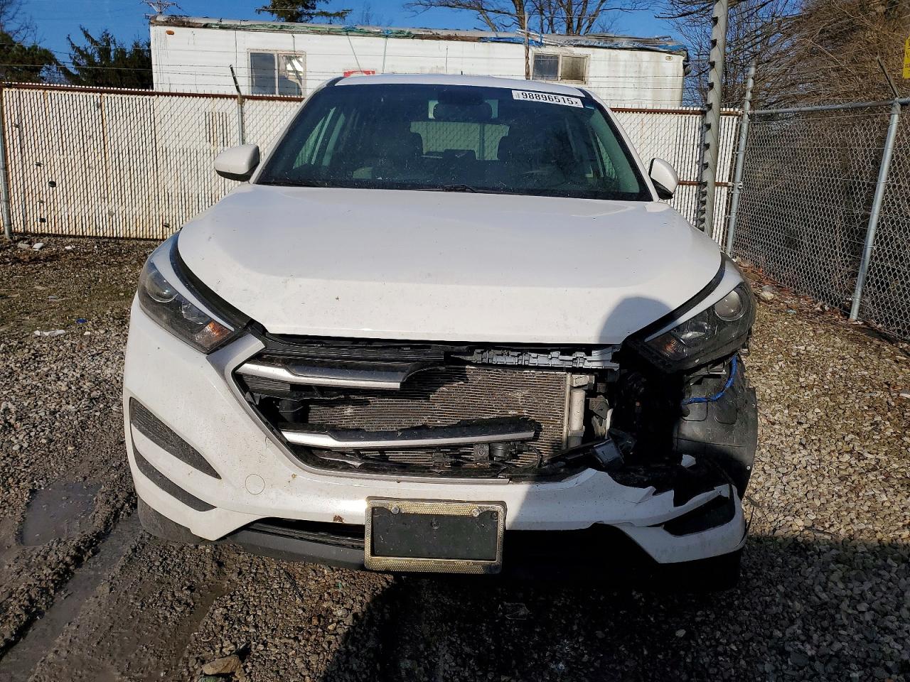 2017 HYUNDAI TUCSON SE photo 9