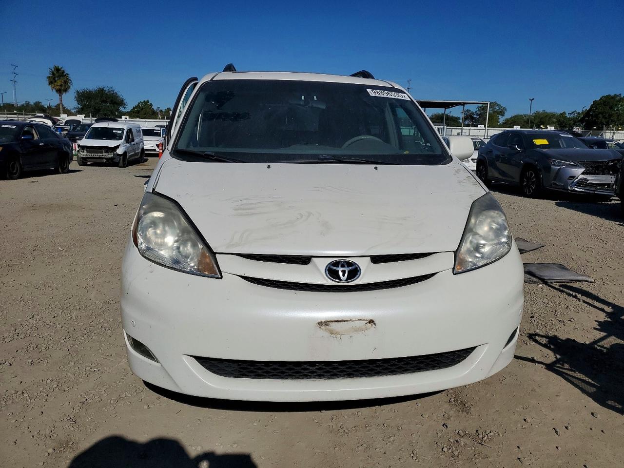 2009 TOYOTA SIENNA XLE photo 5