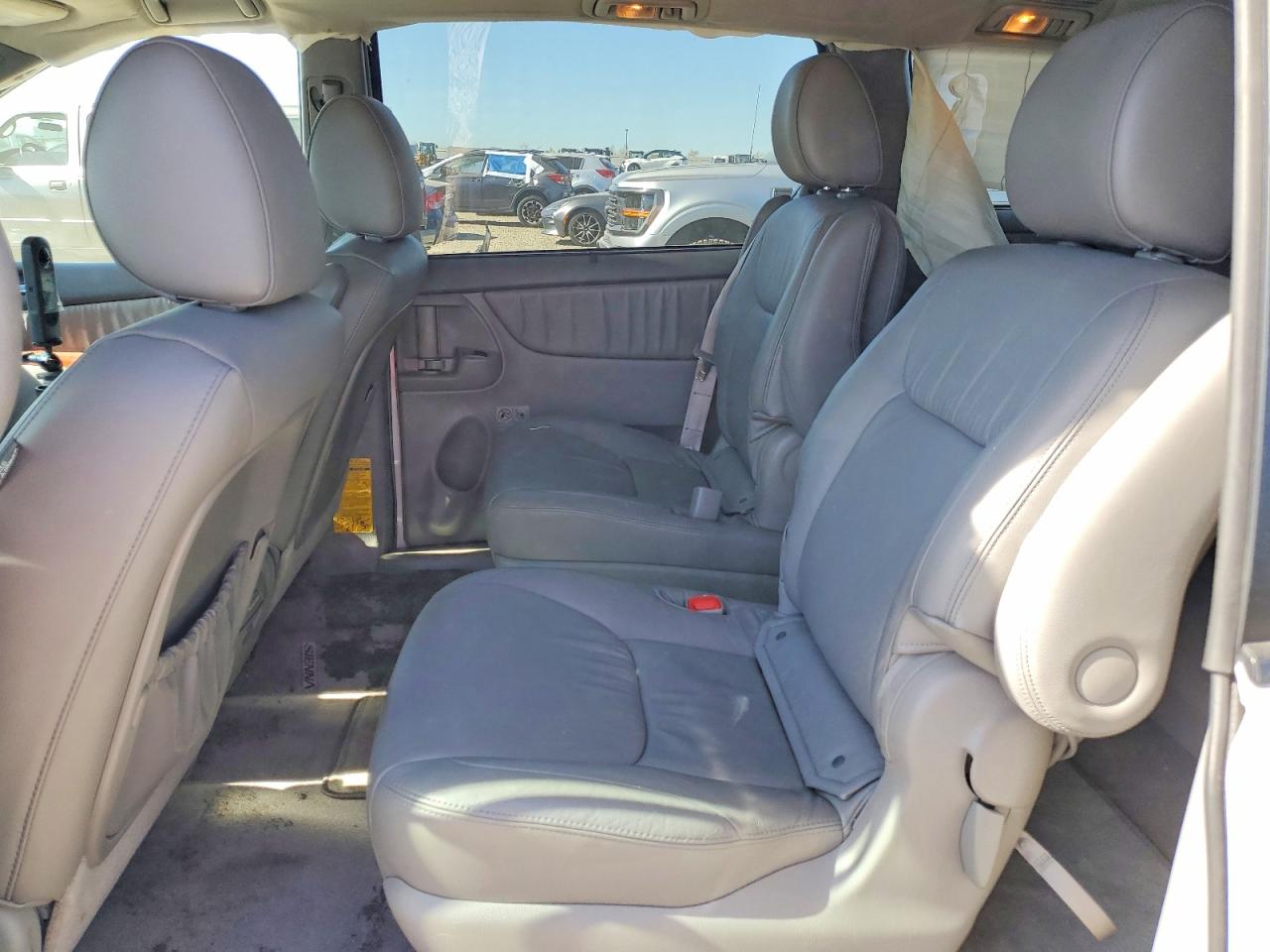 2009 TOYOTA SIENNA XLE photo 11