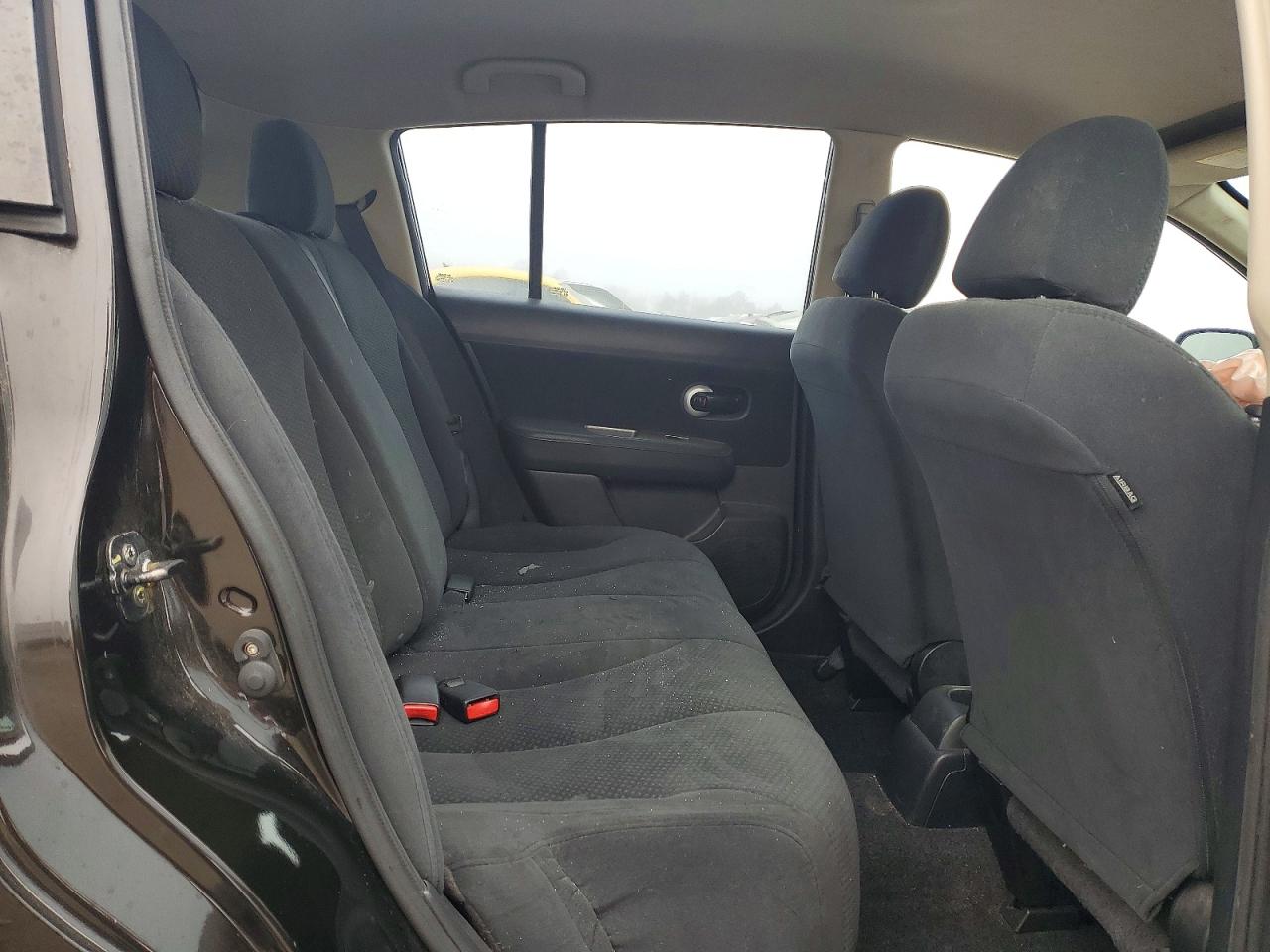 2011 NISSAN VERSA S photo 10