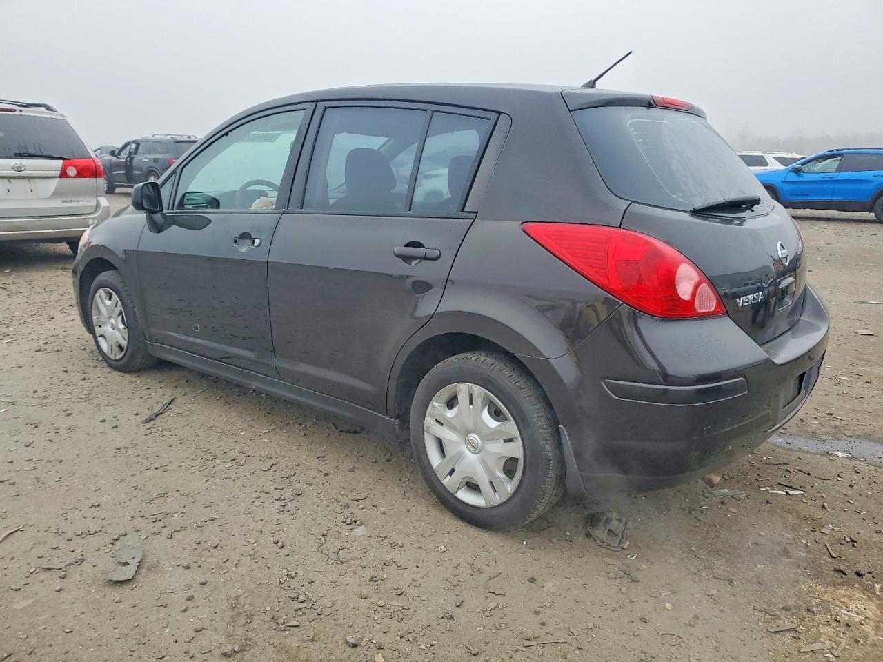 2011 NISSAN VERSA S photo 2