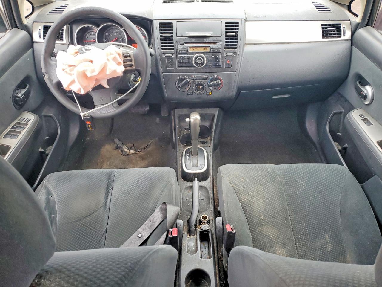 2011 NISSAN VERSA S photo 8