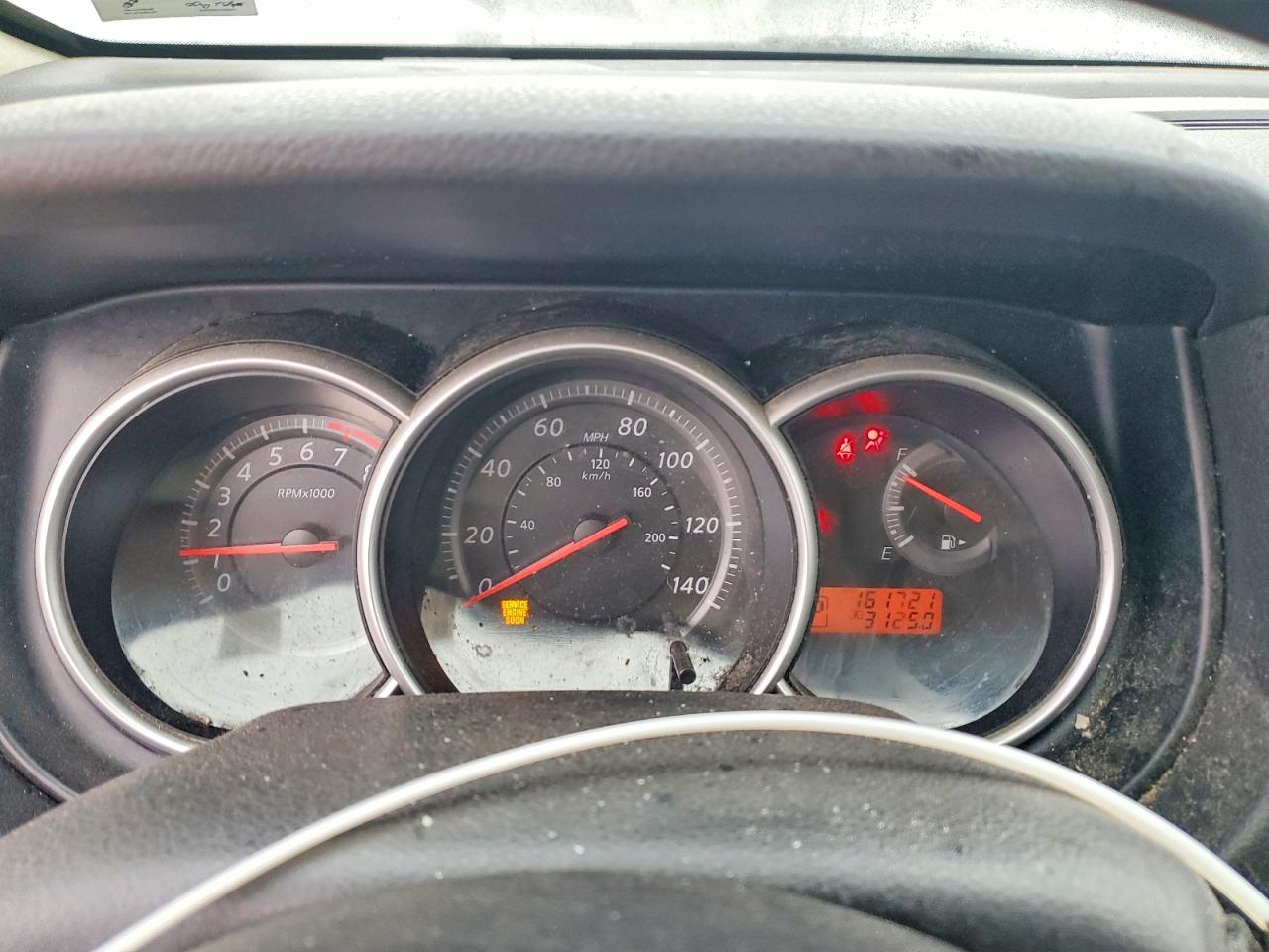 2011 NISSAN VERSA S photo 9