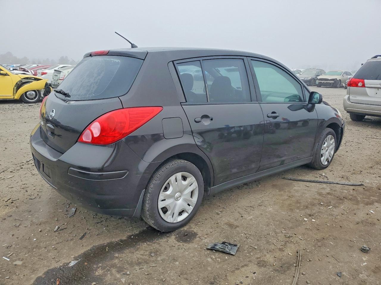 2011 NISSAN VERSA S photo 3