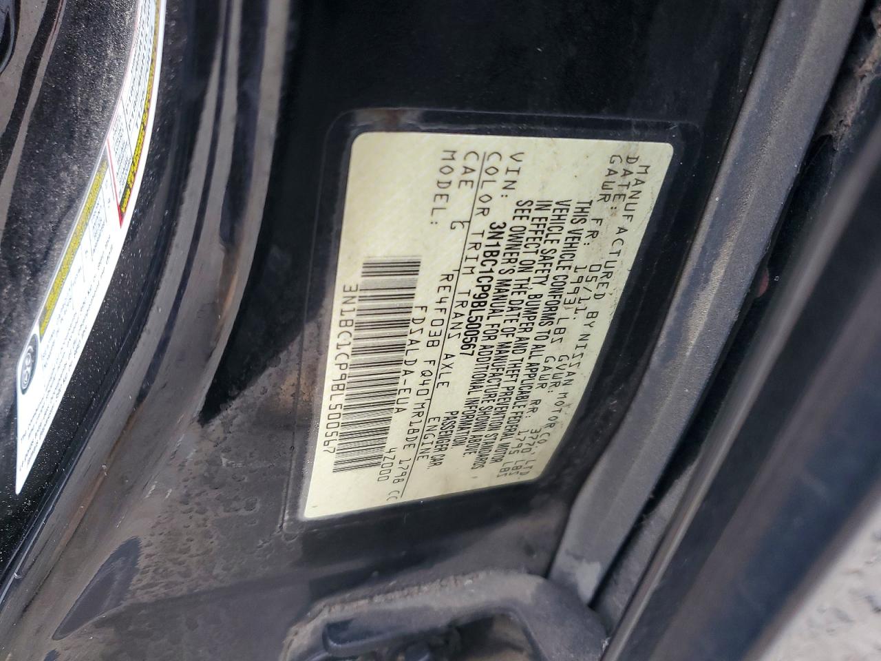 2011 NISSAN VERSA S photo 12
