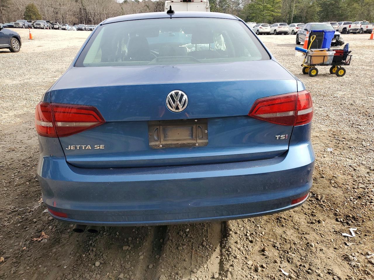 2017 VOLKSWAGEN JETTA SE photo 6