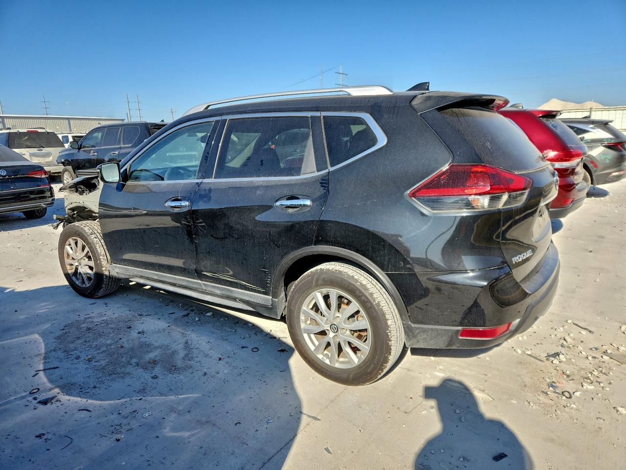 2018 NISSAN ROGUE S photo 2