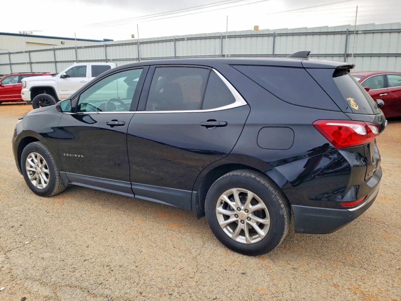 2020 CHEVROLET EQUINOX LT photo 2