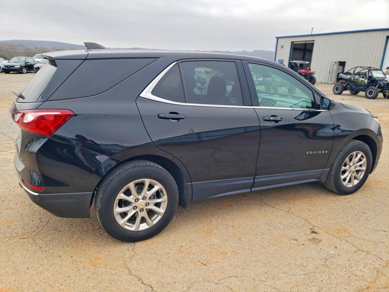2020 CHEVROLET EQUINOX LT photo 3