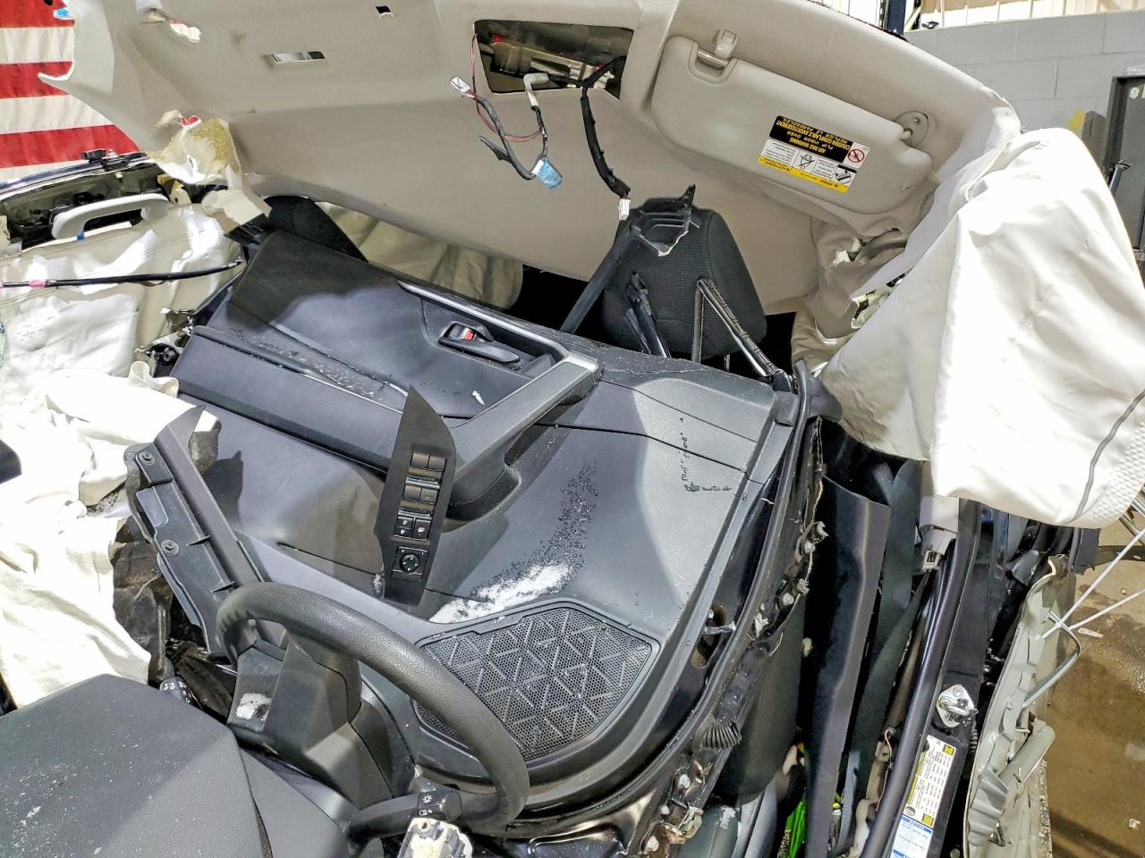 2021 TOYOTA RAV4 LE photo 28