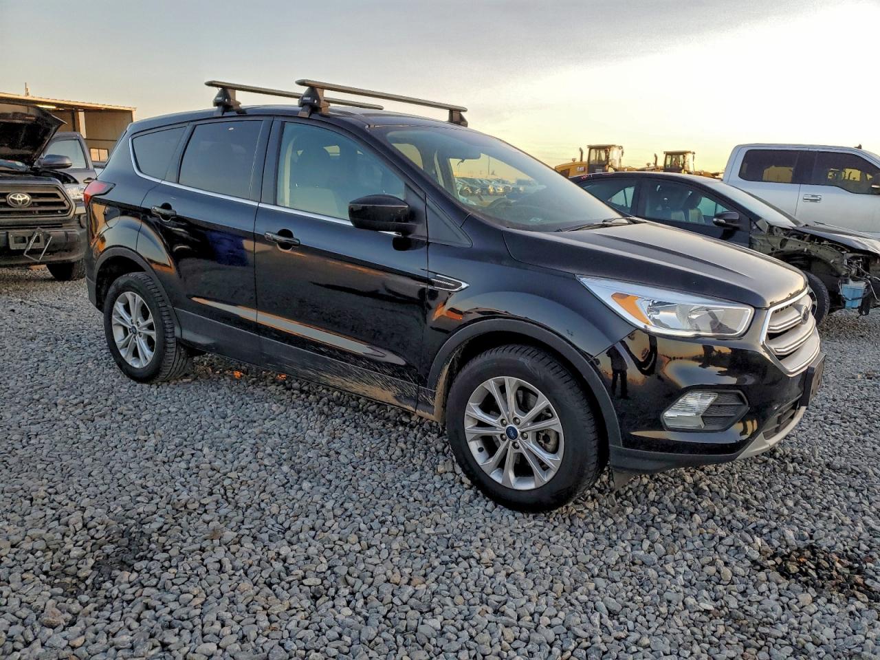 2019 FORD ESCAPE SE photo 4