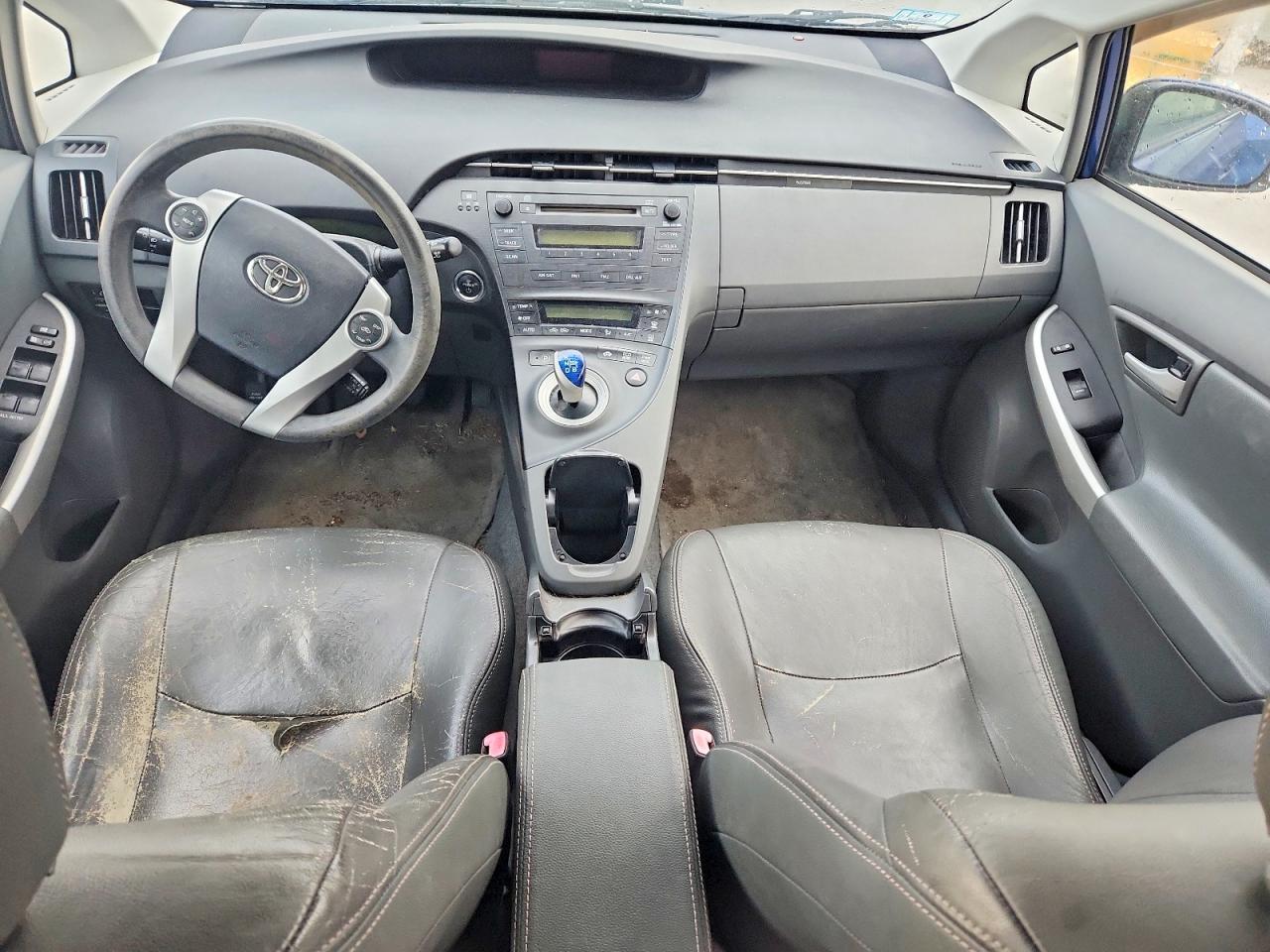 2011 TOYOTA PRIUS photo 8