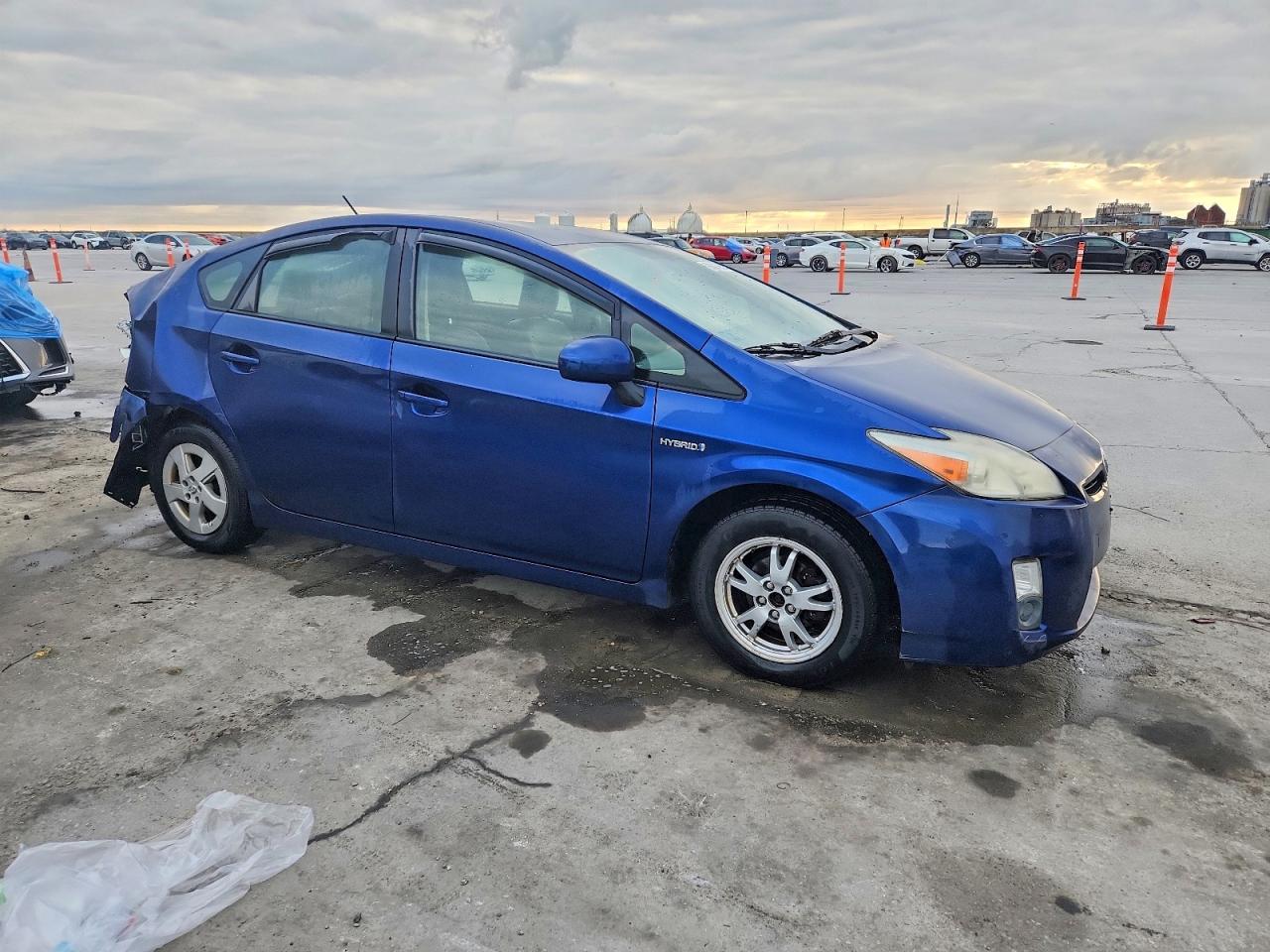 2011 TOYOTA PRIUS photo 4