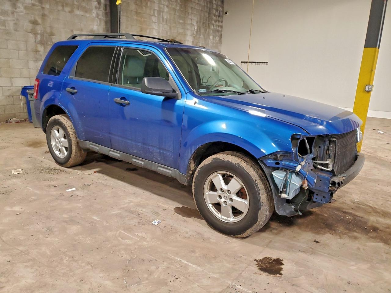 2012 FORD ESCAPE XLT photo 4