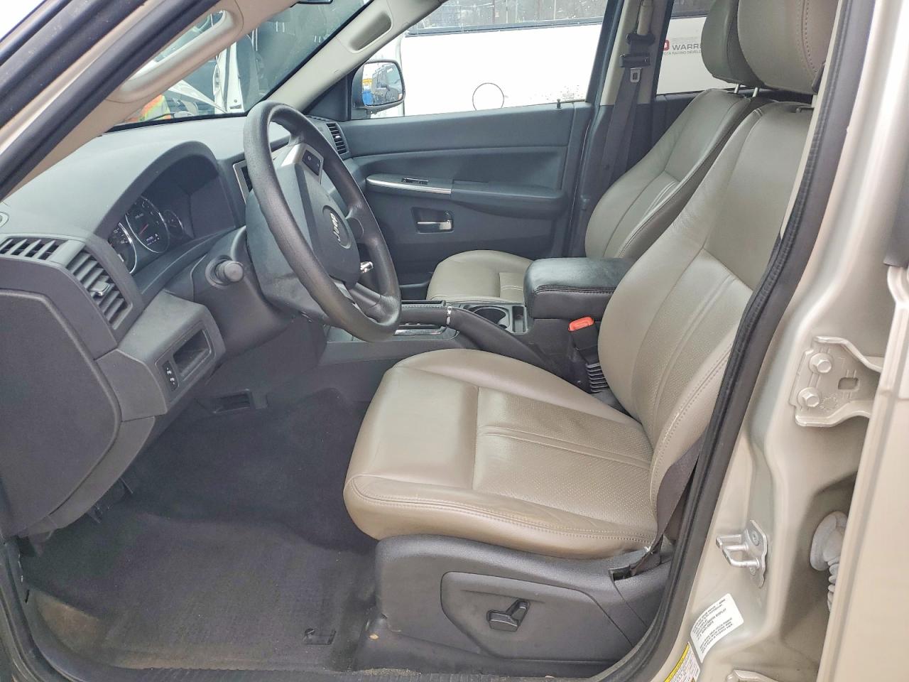2010 JEEP GRAND CHEROKEE LAREDO photo 7