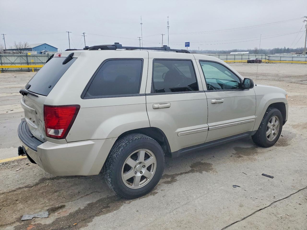 2010 JEEP GRAND CHEROKEE LAREDO photo 3
