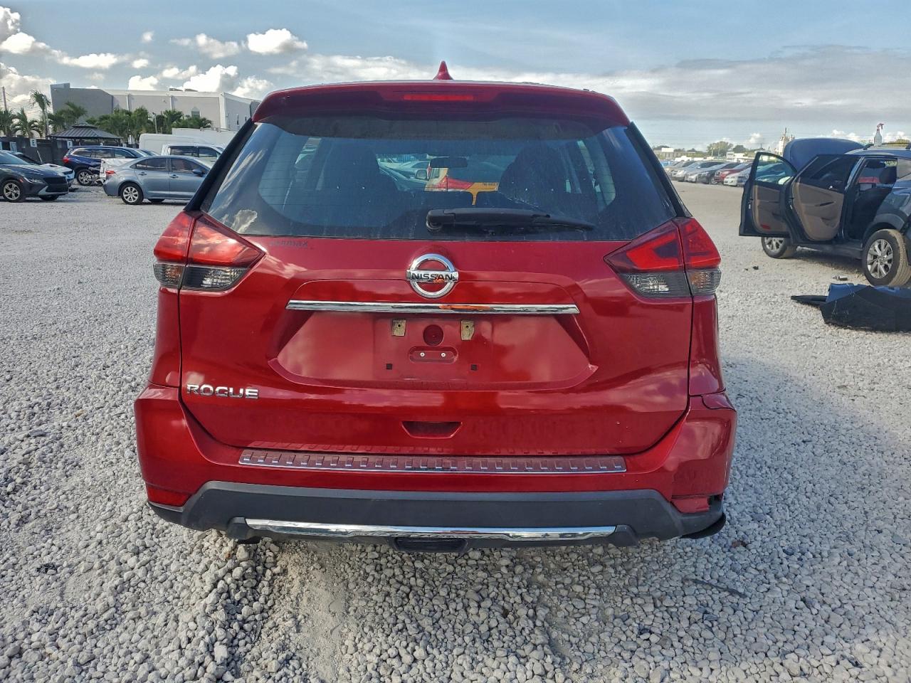 2017 NISSAN ROGUE S photo 6