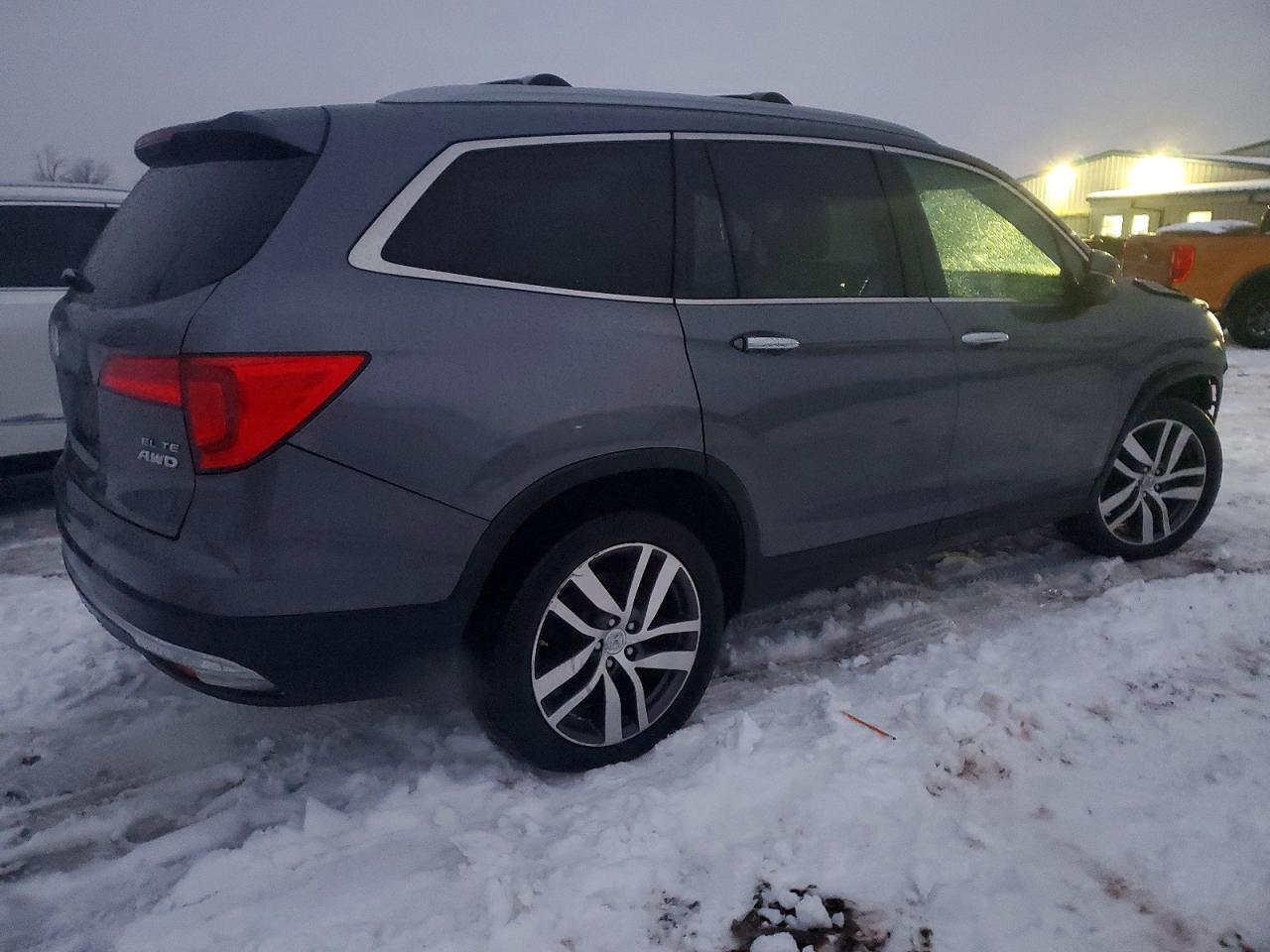 2016 HONDA PILOT ELITE photo 3