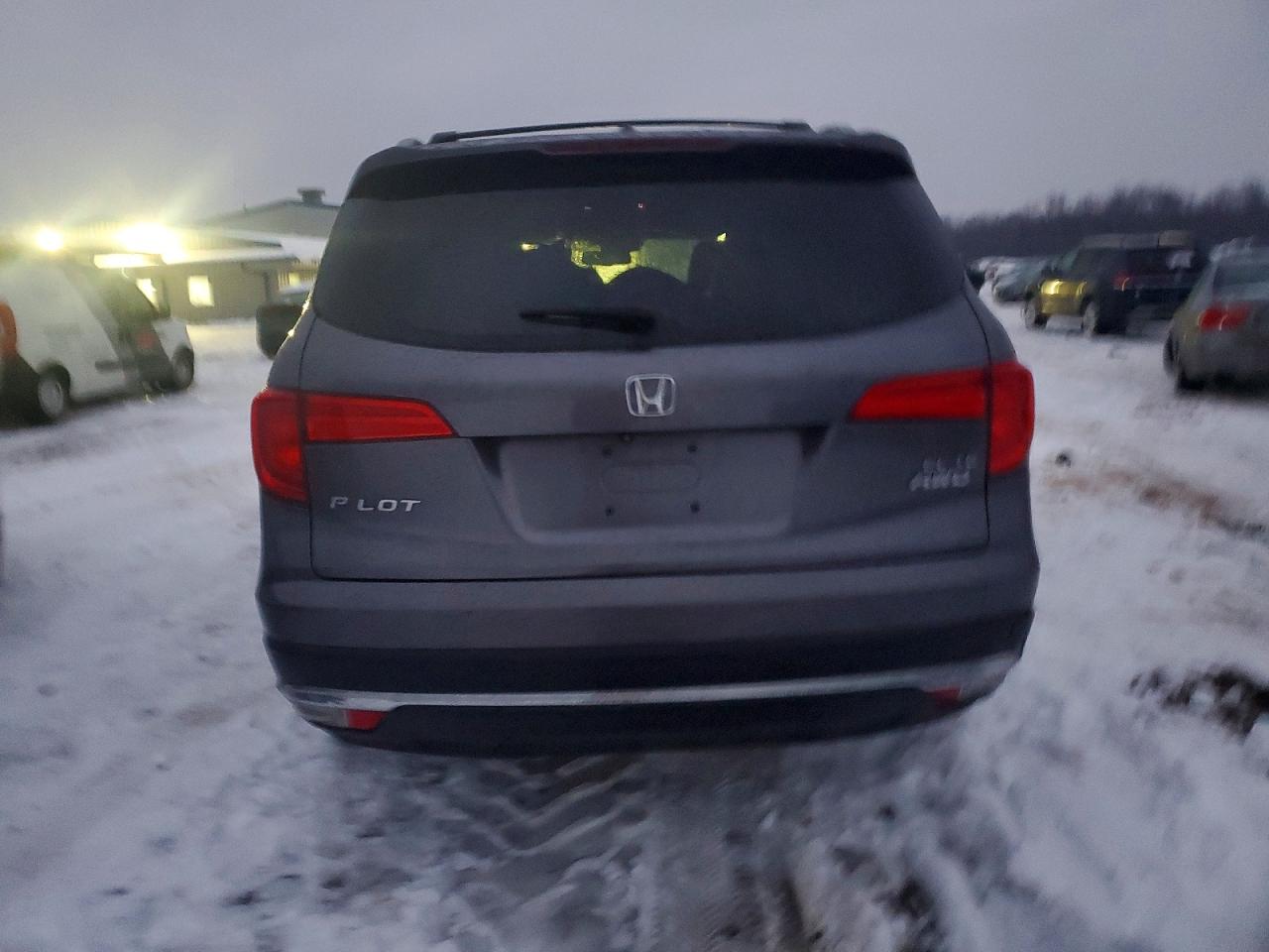 2016 HONDA PILOT ELITE photo 6