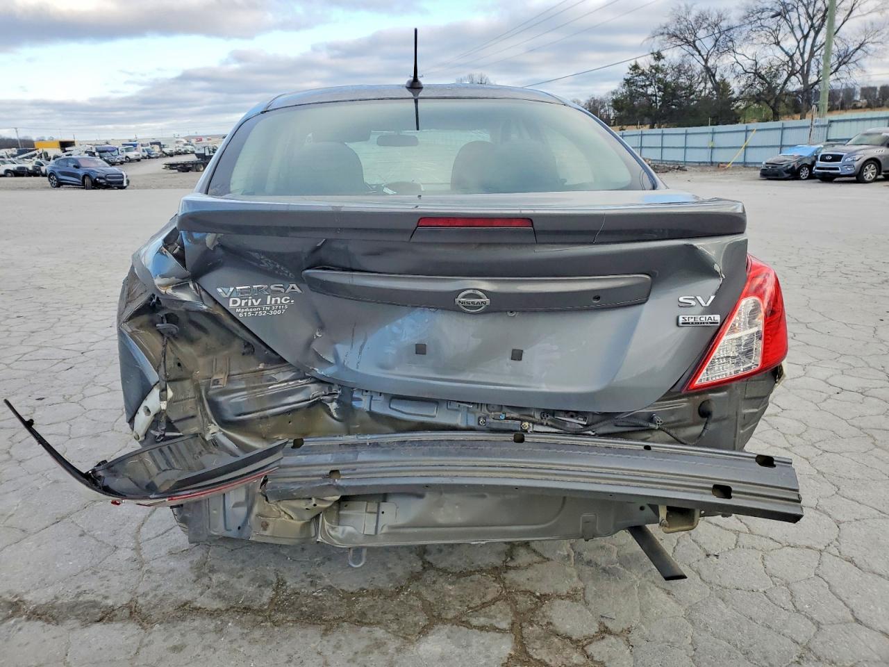 2019 NISSAN VERSA S photo 6