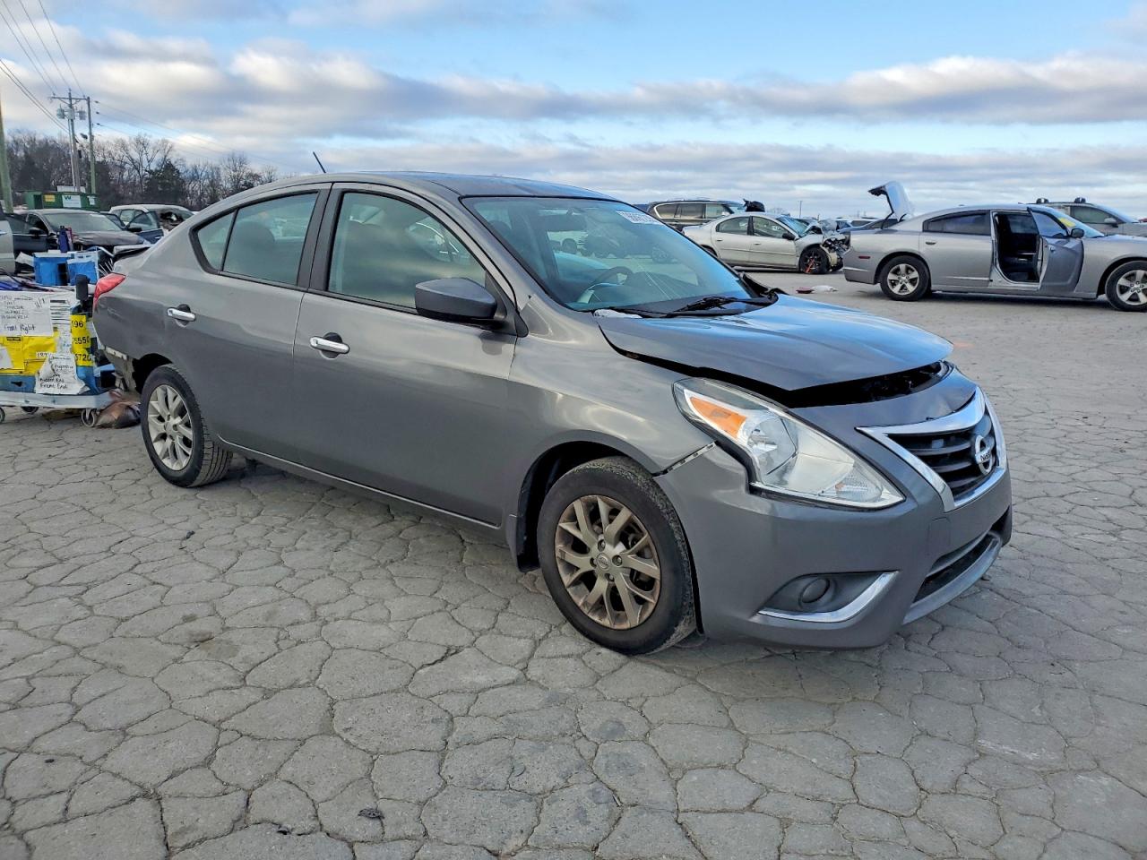 2019 NISSAN VERSA S photo 4