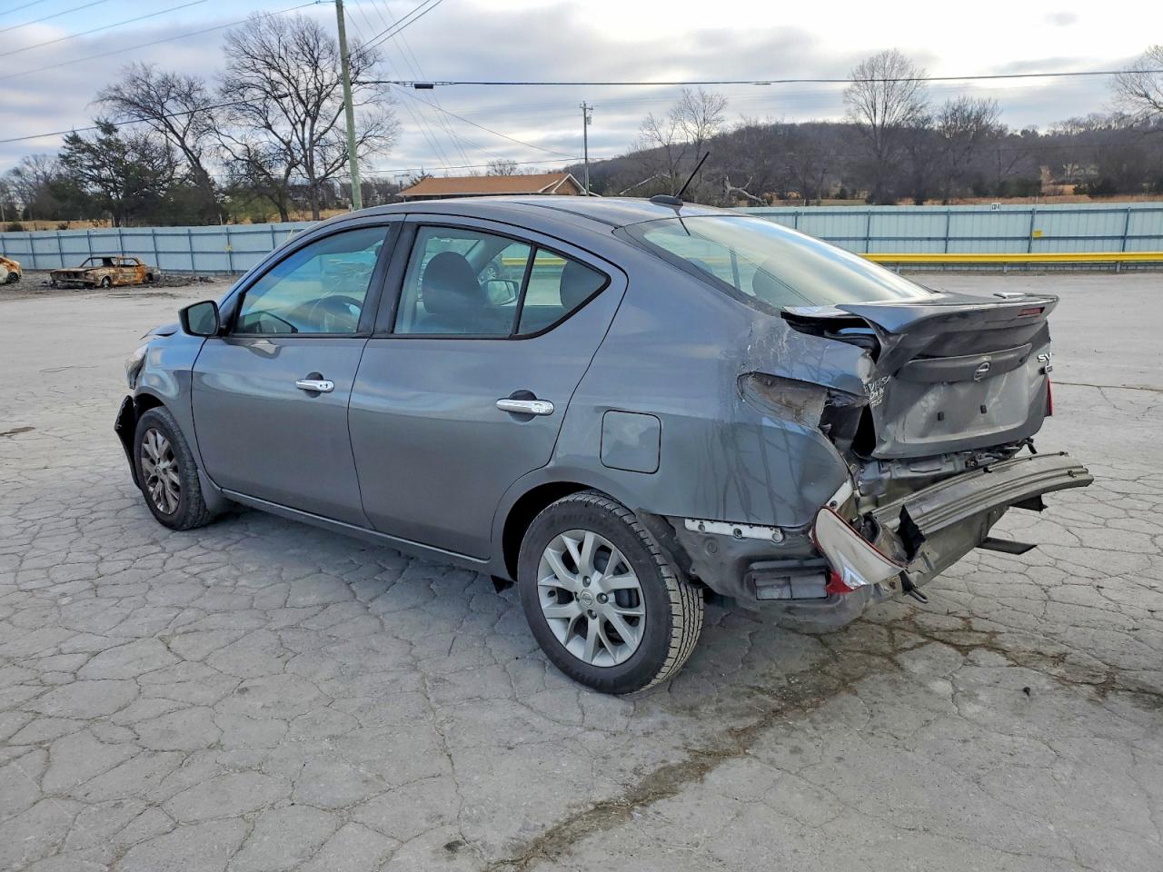 2019 NISSAN VERSA S photo 2