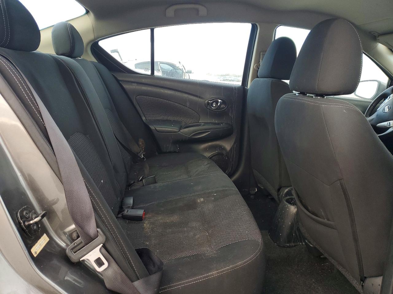 2019 NISSAN VERSA S photo 10